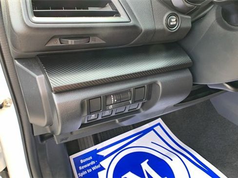 Used 2022 Subaru Crosstrek 2.0i Premium image 11