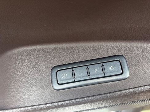 Used 2017 Chevrolet Tahoe Premier AWD/4WD image 34