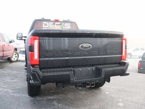 Used 2023 Ford F250 XLT w/ Black Appearance Package image 5