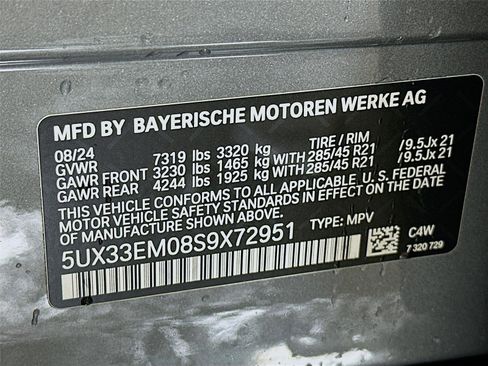 Used 2025 BMW X7 M60i w/ Executive Package image 35