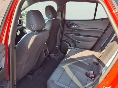 New 2026 Chevrolet Trax RS w/ Sunroof Package FWD image 19