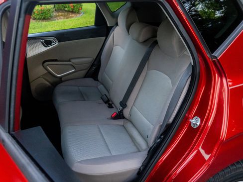 Used 2020 Kia Soul LX image 6