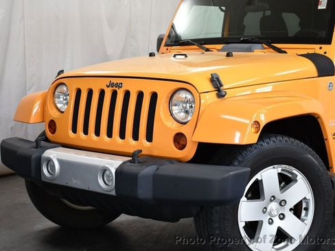 Used 2012 Jeep Wrangler Unlimited Sahara image 2