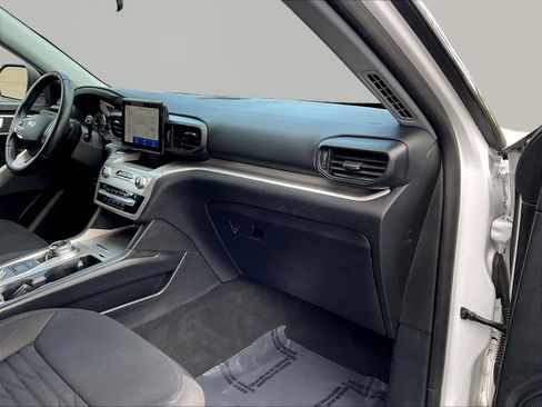 Used 2020 Ford Explorer XLT AWD/4WD image 27
