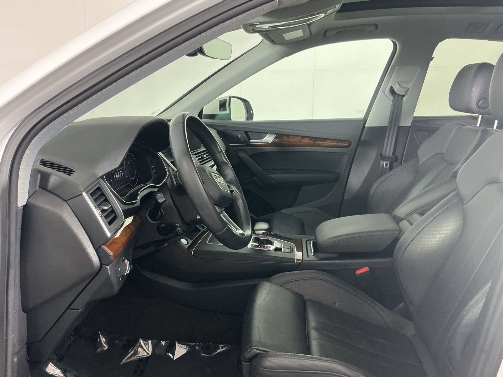 Used 2018 Audi Q5 2.0T Premium Plus w/ Premium Plus Package AWD/4WD image 11