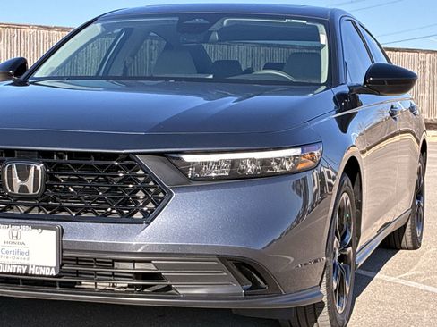 Certified 2025 Honda Accord SE image 11