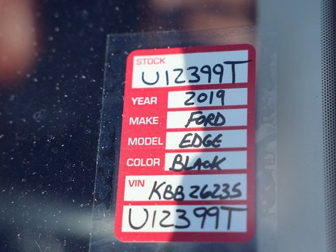 Used 2019 Ford Edge Titanium w/ Equipment Group 301A image 38