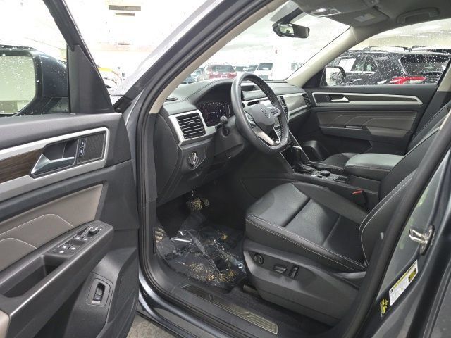 Used 2023 Volkswagen Atlas SE AWD/4WD image 12