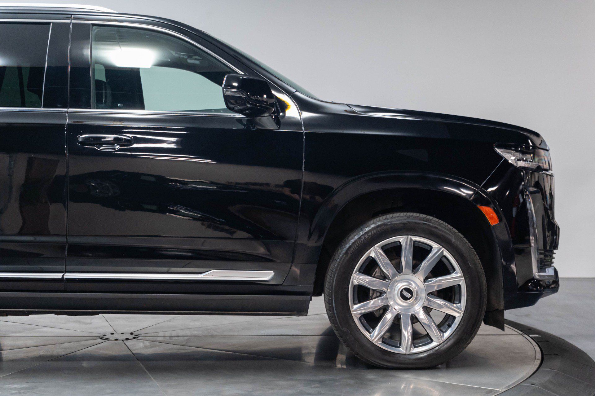 Used 2024 Cadillac Escalade Premium Luxury Platinum AWD/4WD image 30