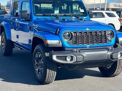 New 2026 Jeep Gladiator Sport AWD/4WD image 7