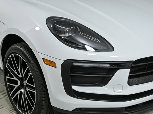 New 2025 Porsche Macan image 37