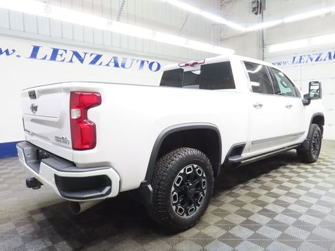 Used 2024 Chevrolet Silverado 2500 High Country w/ High Country Premium Package AWD/4WD image 5