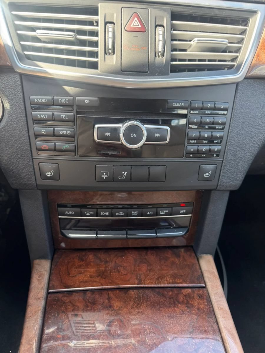 Used 2013 Mercedes-Benz E 350 Sedan image 27