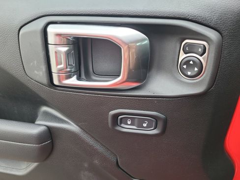 New 2025 Jeep Gladiator Willys image 14