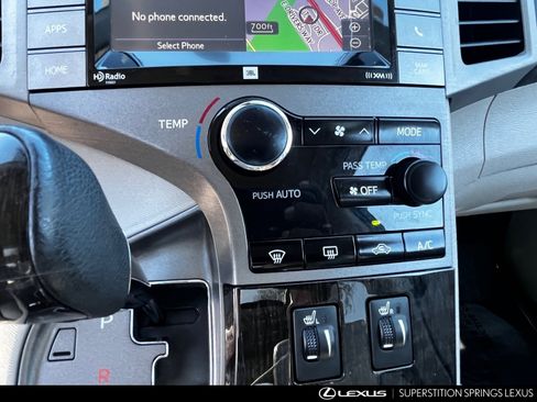 Used 2015 Toyota Venza Limited image 16