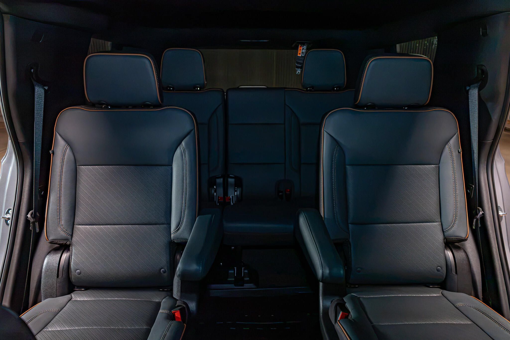 Used 2026 GMC Yukon AT4 w/ LPO, Floor Liner Package AWD/4WD image 25