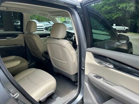 Used 2021 Cadillac XT6 Premium Luxury FWD image 12