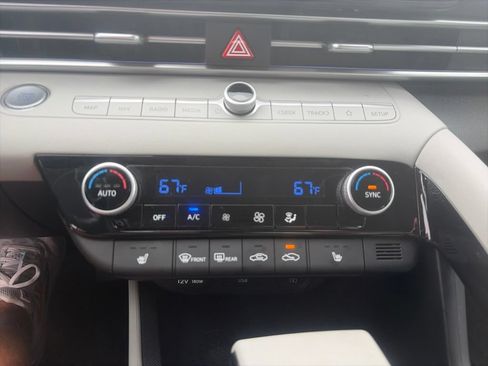 Used 2023 Hyundai Elantra Limited FWD image 31