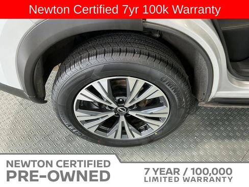 Used 2023 Nissan Rogue SV FWD image 41