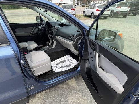 Used 2015 Subaru Forester 2.5i Premium w/ All-Weather Package AWD/4WD image 18