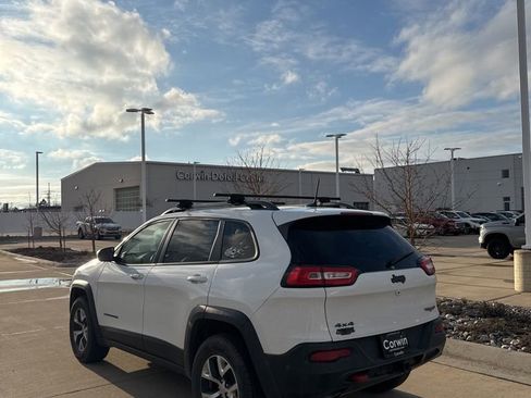 Used 2016 Jeep Cherokee Trailhawk w/ Comfort/Convenience Group image 8