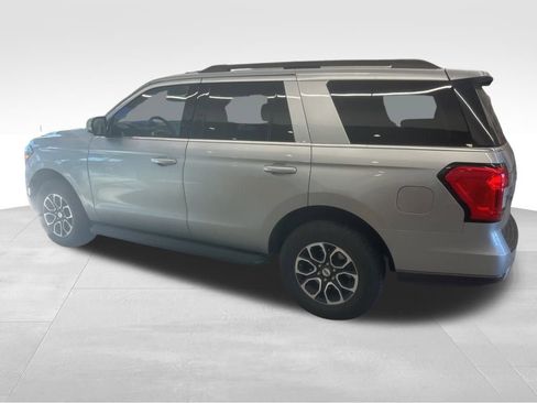 Used 2024 Ford Expedition XLT image 14