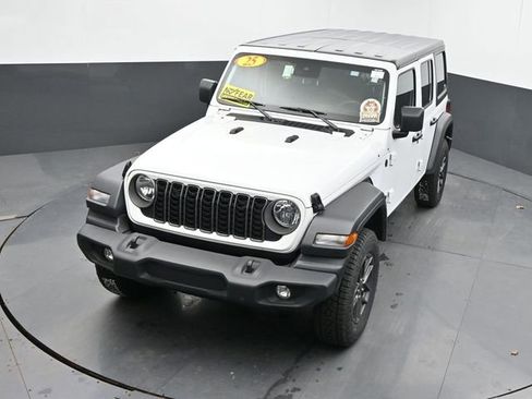 Used 2025 Jeep Wrangler Sport S image 35