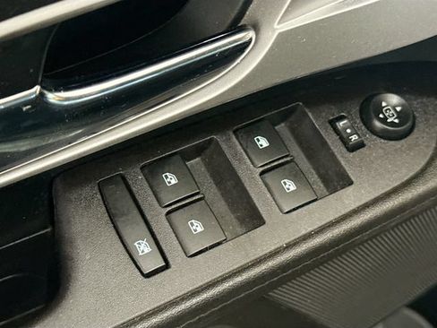 Used 2017 Chevrolet Equinox LS FWD image 17