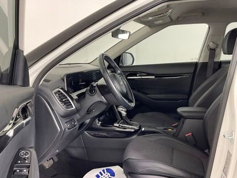 Used 2025 Kia Seltos S FWD image 10