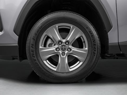 Used 2022 Toyota RAV4 XLE w/ Convenience Package AWD/4WD image 46