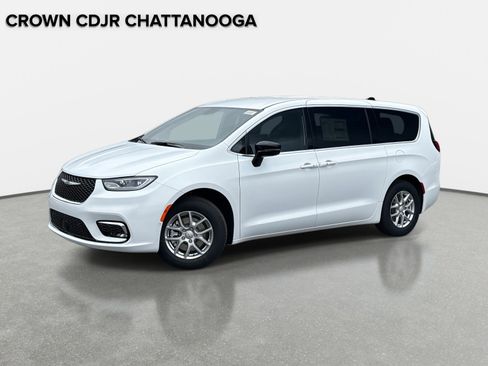 New 2026 Chrysler Pacifica Select image 1