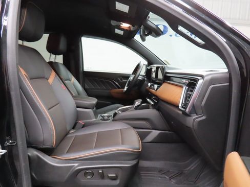 Used 2024 GMC Canyon AT4 w/ AT4 Premium Package image 26