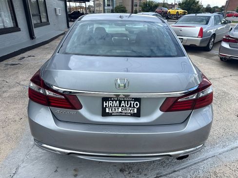 Used 2017 Honda Accord EX-L image 6