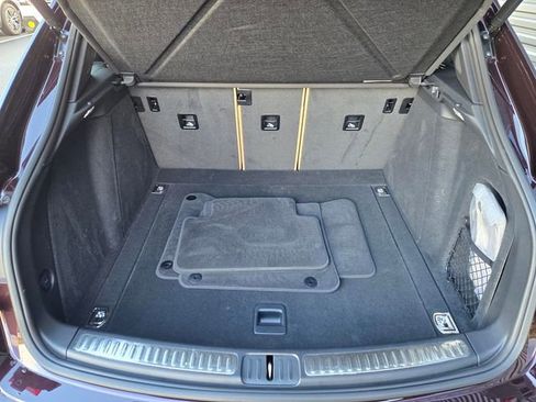 Used 2025 Porsche Macan image 27