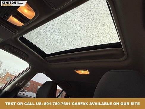 Used 2025 Subaru Crosstrek 2.0i Premium image 31