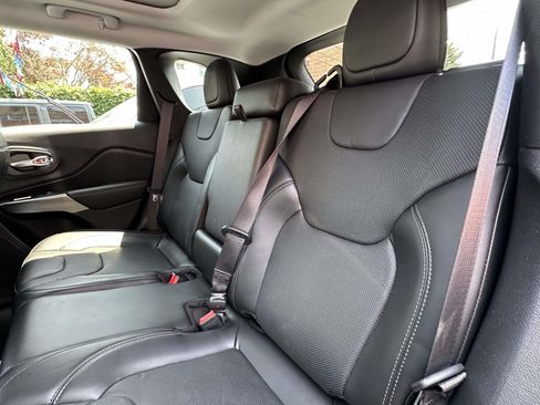 Certified 2020 Jeep Cherokee Limited AWD/4WD image 15