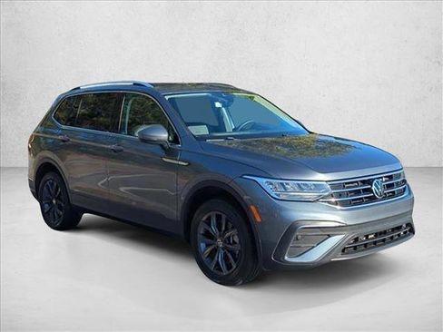 Used 2022 Volkswagen Tiguan SE AWD/4WD image 3
