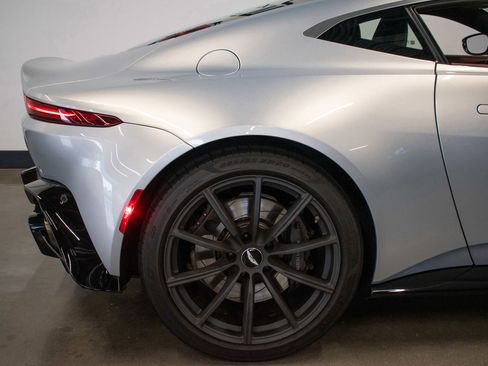 Used 2020 Aston Martin V8 Vantage Coupe RWD image 31