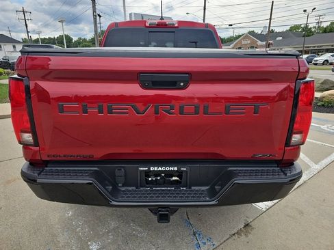 Used 2024 Chevrolet Colorado ZR2 AWD/4WD image 16