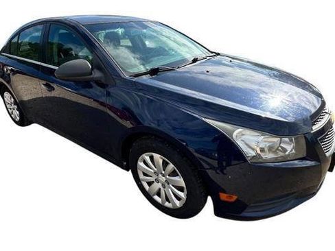 Used 2011 Chevrolet Cruze LS w/ Connectivity Package FWD image 8