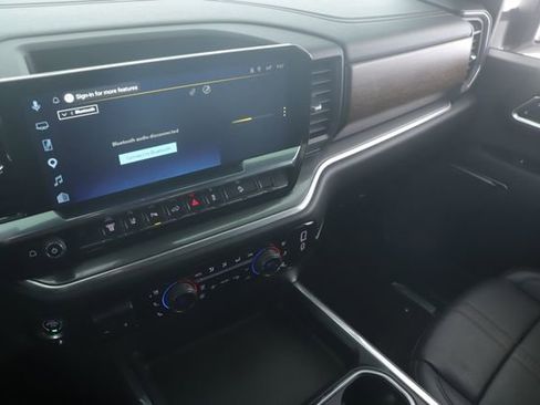 Used 2024 Chevrolet Silverado 2500 High Country w/ High Country Premium Package AWD/4WD image 28