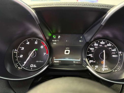 Used 2017 Alfa Romeo Giulia RWD image 13