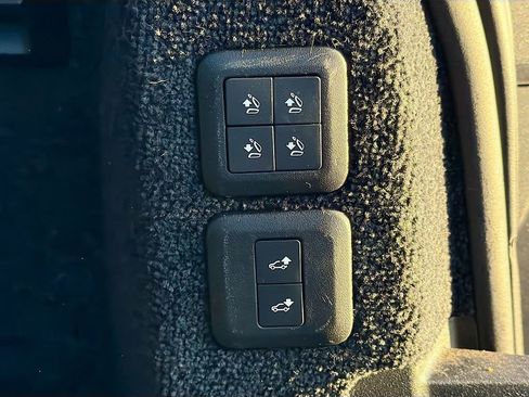 Used 2020 Land Rover Range Rover HSE image 13