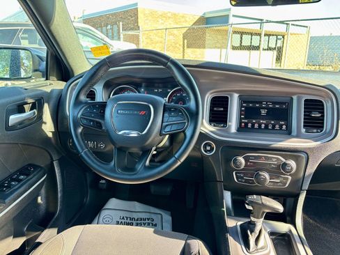 Used 2022 Dodge Charger SXT image 3