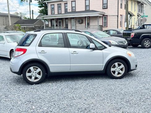 Used 2012 Suzuki SX4 AWD Hatchback image 4