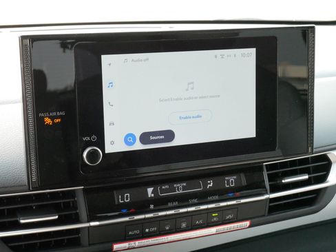 Certified 2026 Toyota Sienna LE FWD image 22
