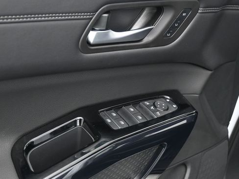 New 2026 Nissan Pathfinder Platinum AWD/4WD image 15