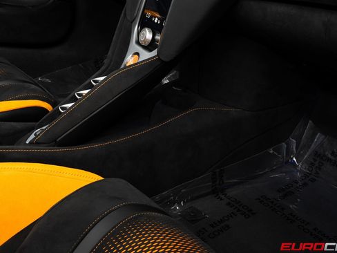Used 2026 McLaren 750S Spider RWD image 37
