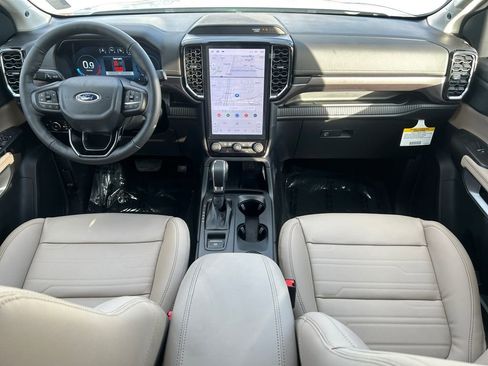 Used 2025 Ford Ranger Lariat w/ Chrome Accent Package image 12