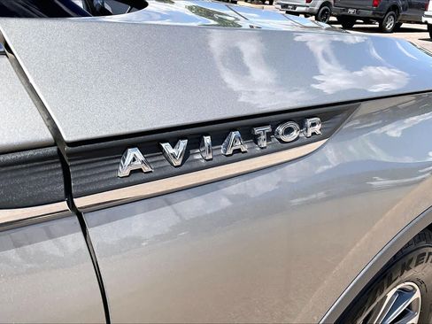 Used 2023 Lincoln Aviator 2WD image 10
